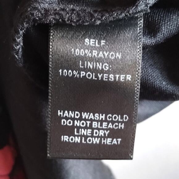 Lulu's Night in the Jungle Dark Floral Body Hugging V-Neck Mini Dress S - Picture 4 of 10